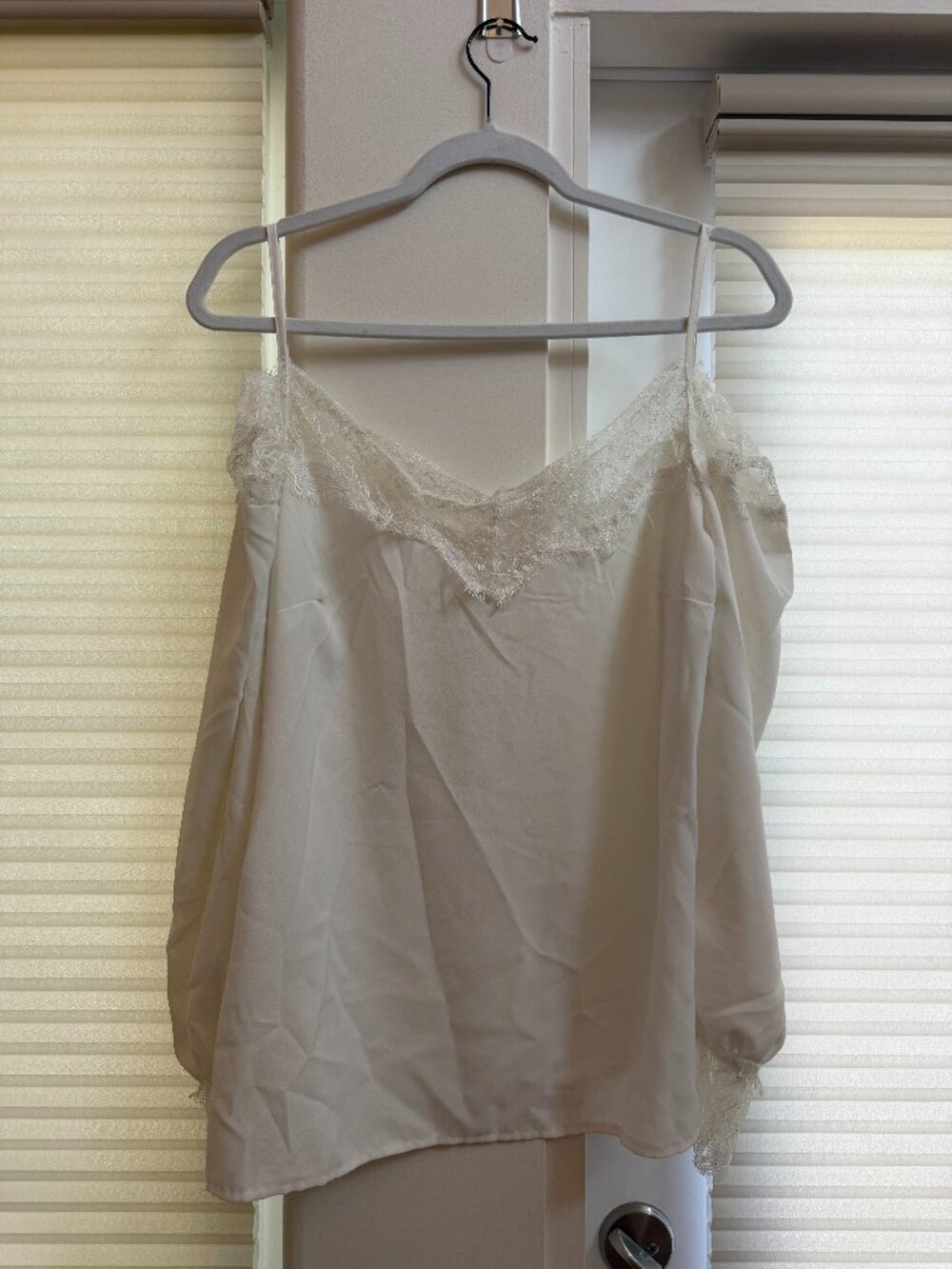 White Long-Sleeve Lace-Trim Blouse – Small